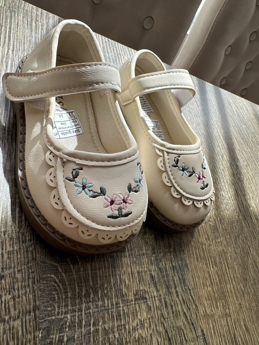Обувки за момиченце стелка 15,6 см.