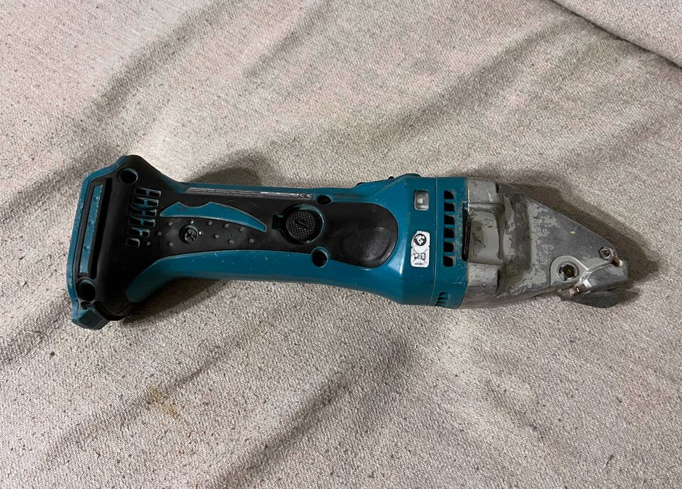 Foarfeca tabla Makita DJS161 18V LXT profesionala doar corp