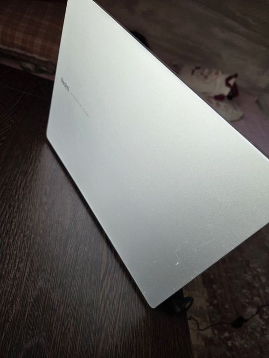 RedmiBook 14 в хорошем состоянии.