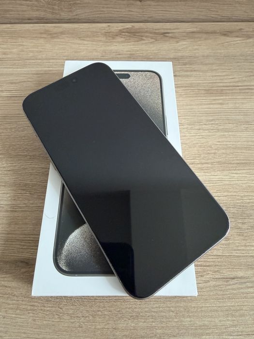 Iphone 15 pro max 256gb natural titanium, baterie 89%, absolut impecabil - ca nou