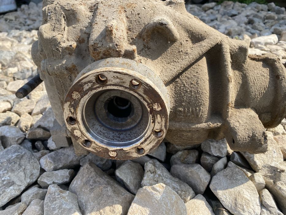 Диференциал с число 2.47 свален от BMW E46 330D ръчка