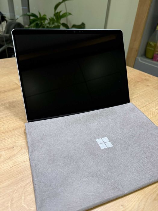 Microsoft Surface Pro 9 with 5G