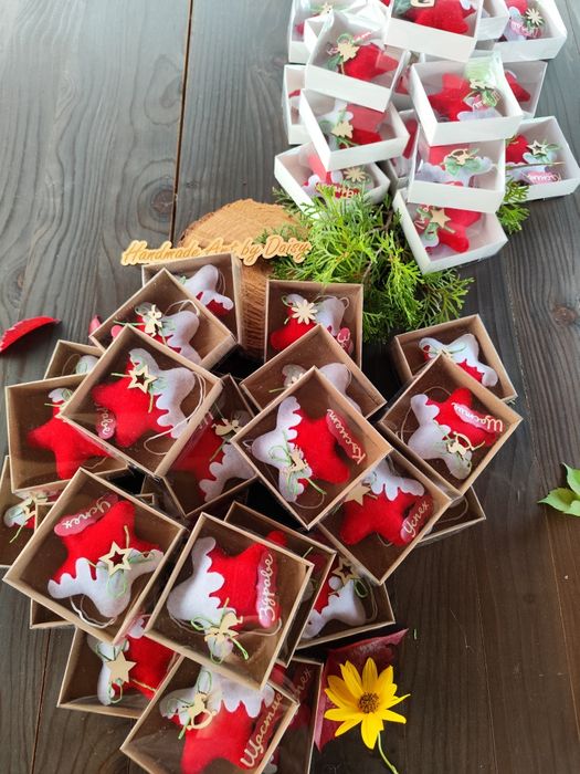 Коледни звезди от филц