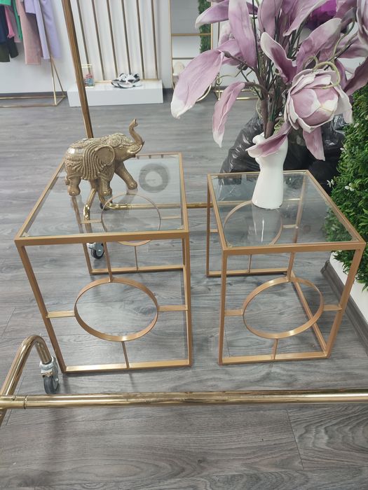 Златни маси 2 бр помошни със стъкло