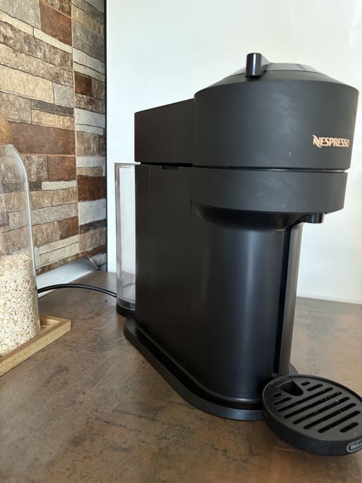 aparat de cafea Nespresso Vertuo Next x Delonghi