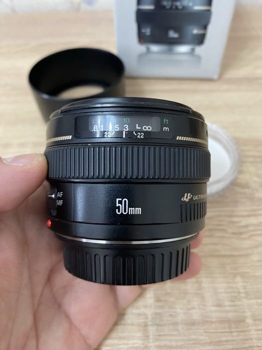 Продам Canon 50mm f1.4