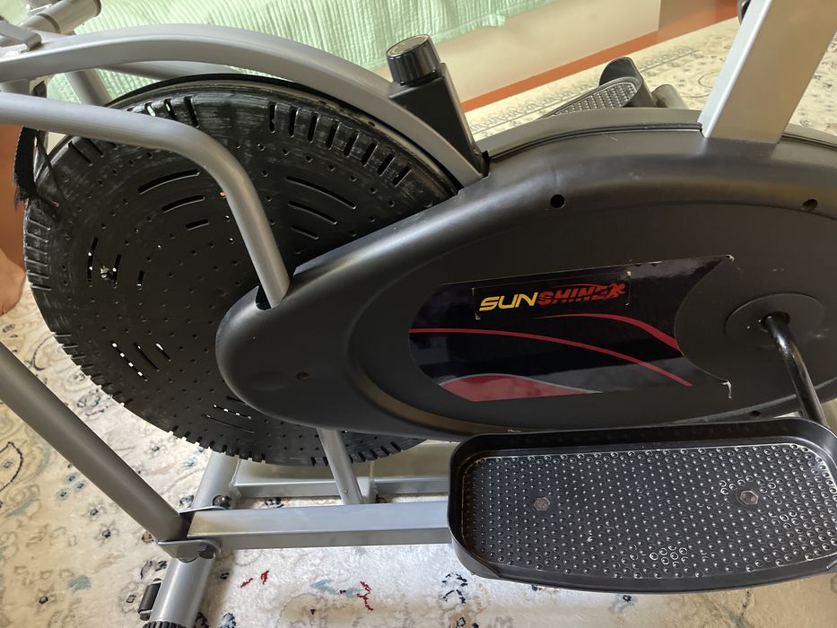 Велотренажер срочно продам