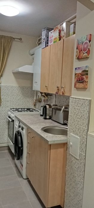 Inchiriez apartament cu o camera ín Grigorescu str. Hateg la parter.