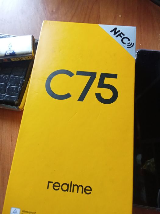 Продам телефон новый.