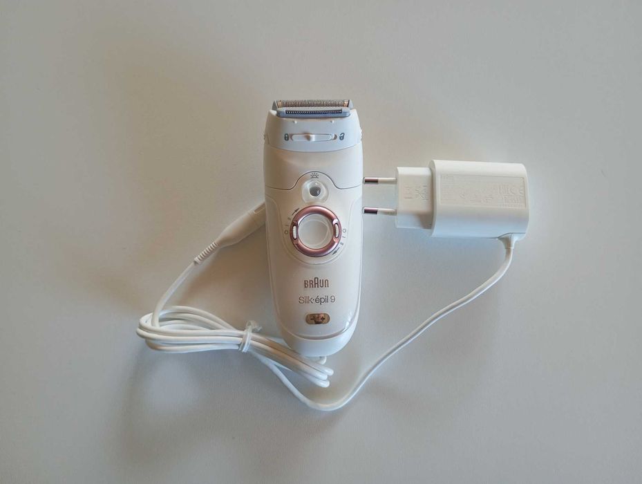 Epilator Braun Silk-épil 9 cu încărcător