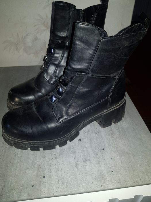 Зимние ботинки 39размер черные