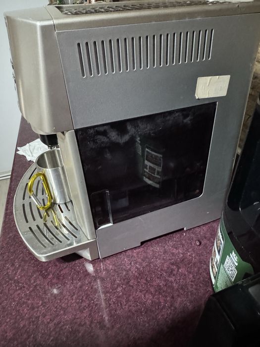 Aparat de cafea Delonghi Magnifica Automatic Cappuccino