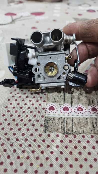 Carburator  husqvarna  550  555  560 562  572 xp