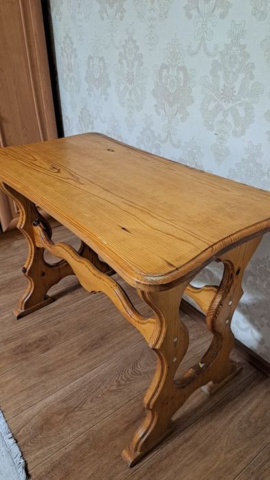 Продам стол из массива дерева