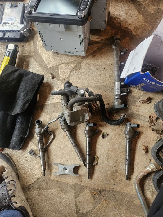 Помпа и дюзи за Vw Tigyan 2013god