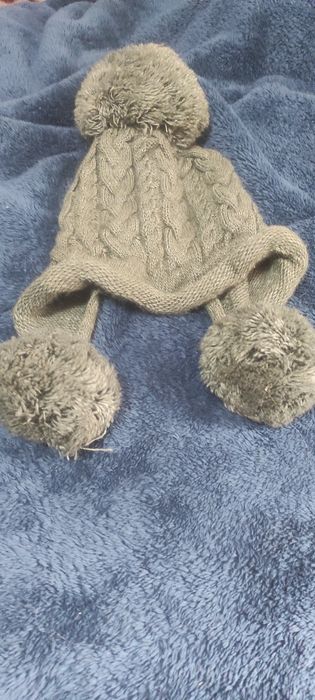 Продам шапки зимние