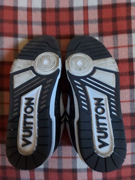 Adidași Louis Vuitton