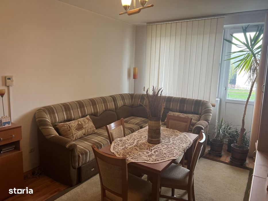 Apartament de vânzare 3 camere , zona Decebal