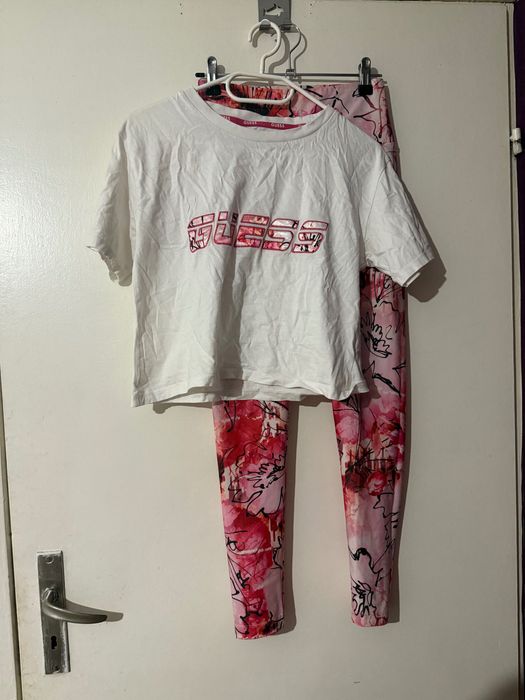 Guess комплект тениска и клин