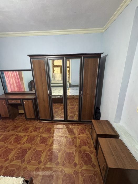 Продается спальный гарнитур и длинный стол 120х280