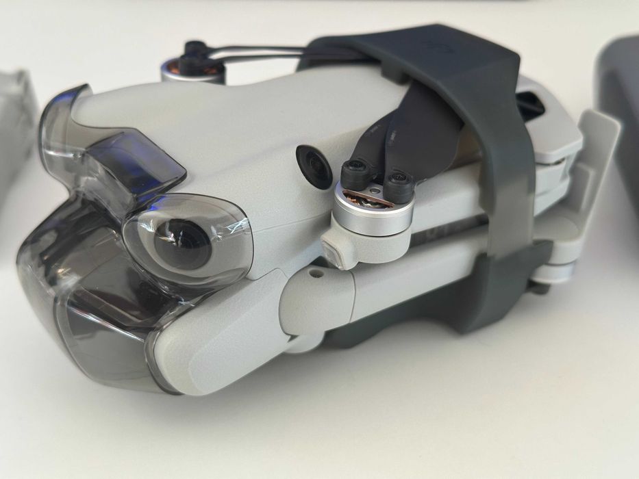DJI Mini 4 Pro + RC 2 Remote + Battery + Bag