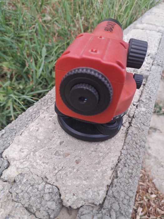 Nivela optica Hilti pol 15