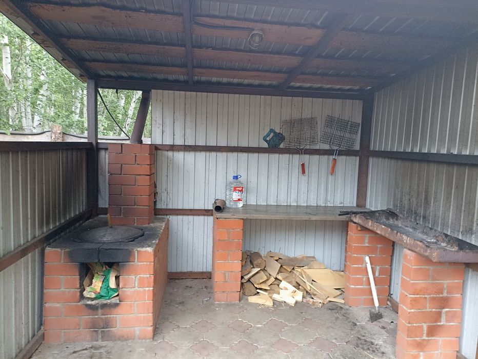 Коттедж в основном бору