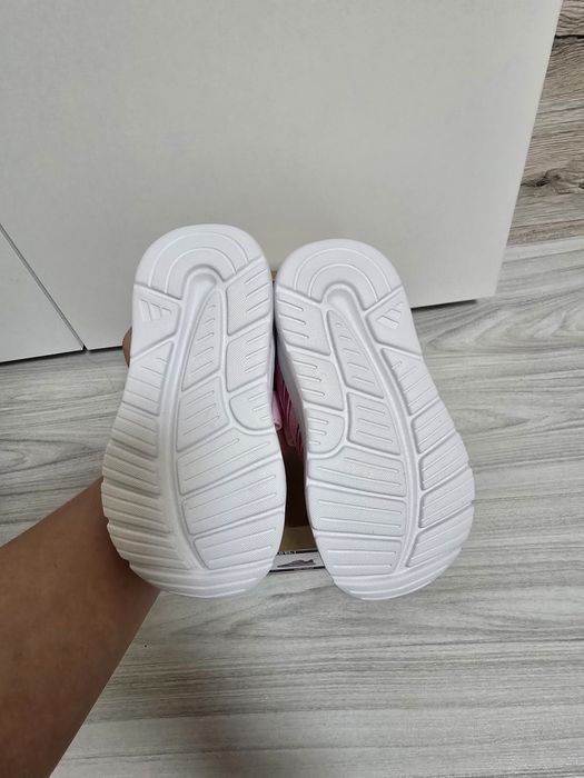 Маратонки ADIDAS