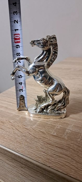 Cal Argintiu .e suflat cu Ag