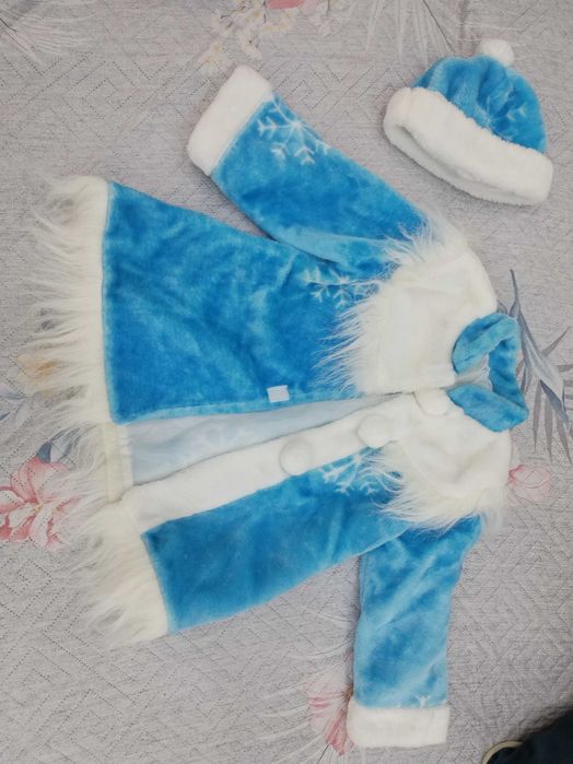 Новогодный одежда