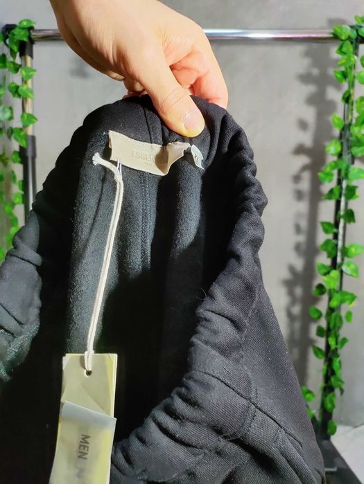 Pantaloni Essentials marimea XXL