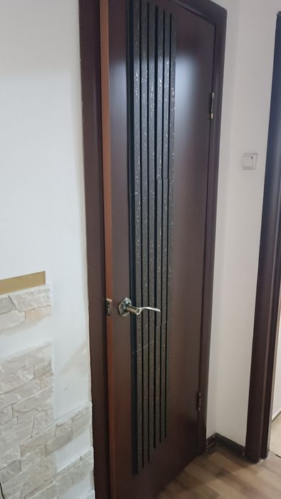 Продам двери между комнаты