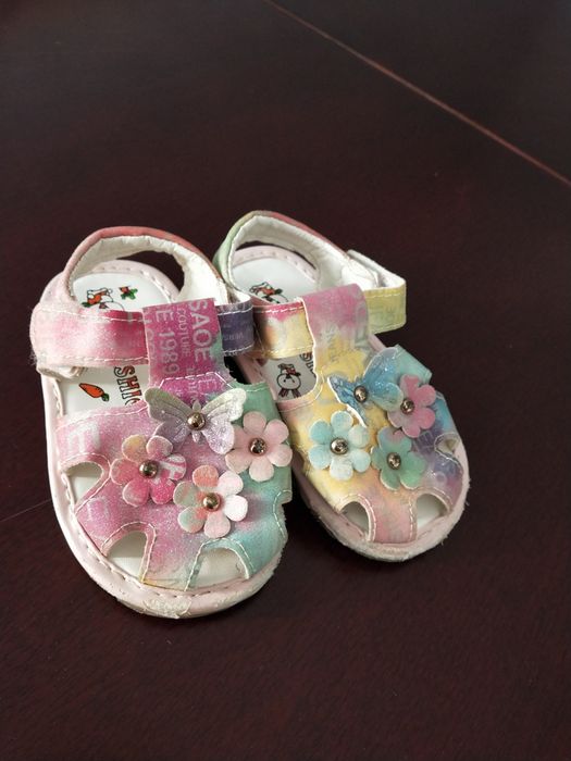 Детская обувь сандалии ботинки сапожки