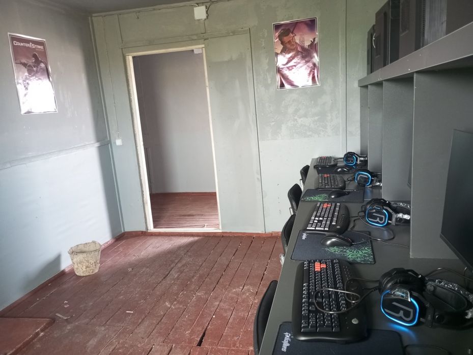 10 дана компьютер стол хам стуллары менен комплект сатылады.