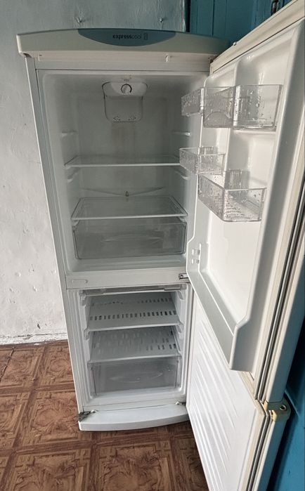Продам холодильник lg!!