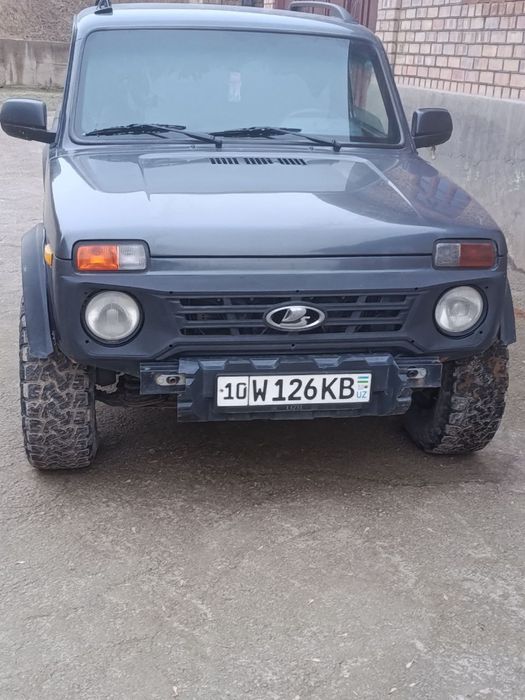 LADA Niva bronto sotiladi