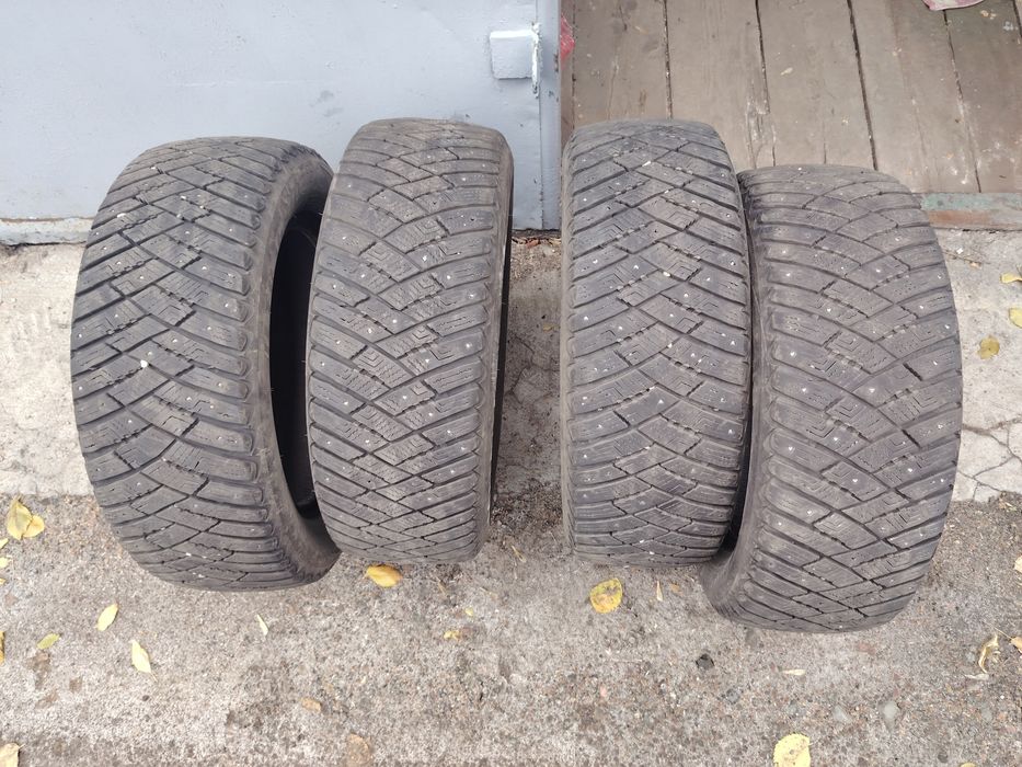 Резина зима GOODYEAR на 16