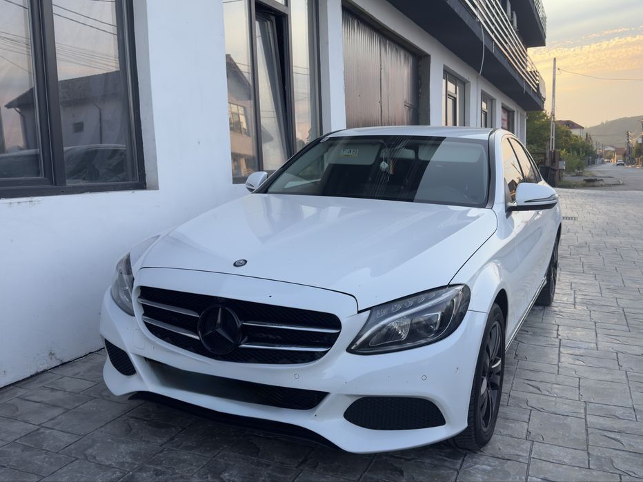 Inchirieri auto - Masini inchiriat - Rent a car- Bucuresti - Aeroport