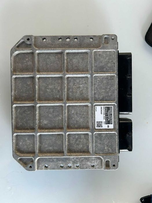 моторен компютър Toyota Yaris 1.3vvti 2005-2010г. #050S.