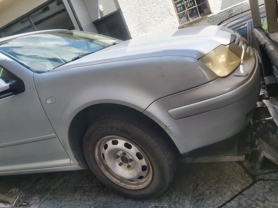 Фолксваген Бора 2.0 115 к.с  2000 г.