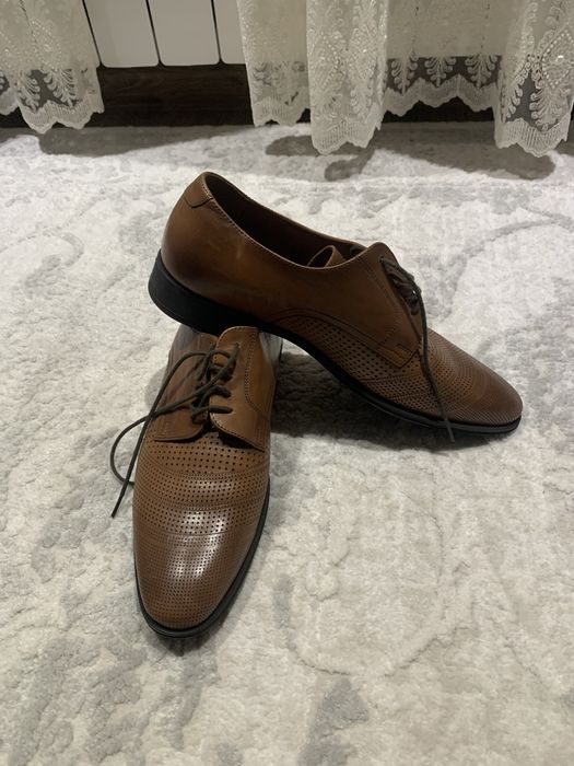 Vand pantofi barbati