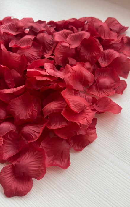 Искусственные лепестки роз