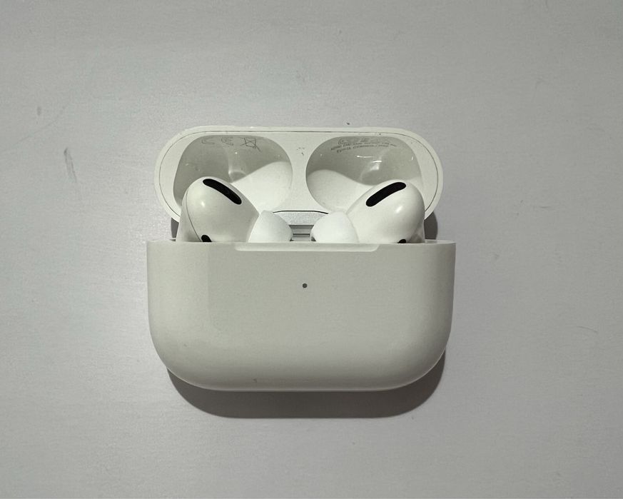 Продам наушники AirPods Pro