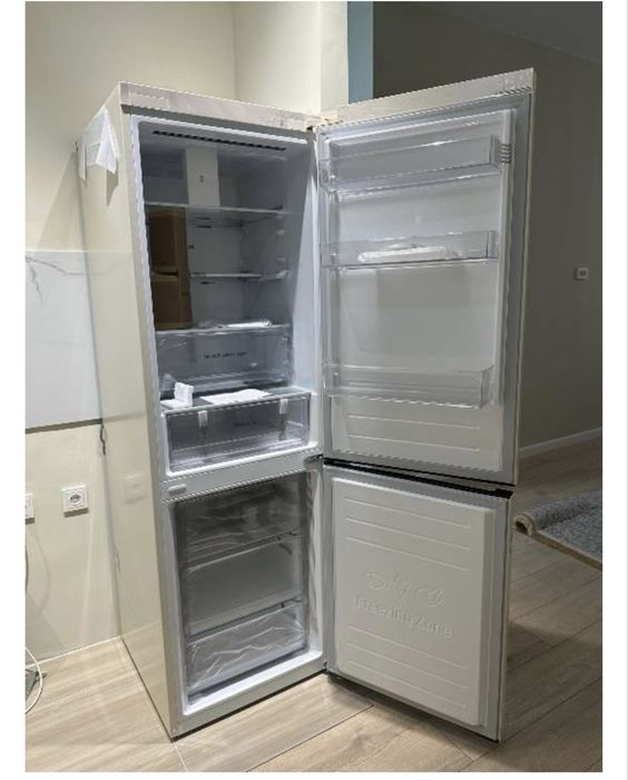 Продам холодильник месяц пользованый