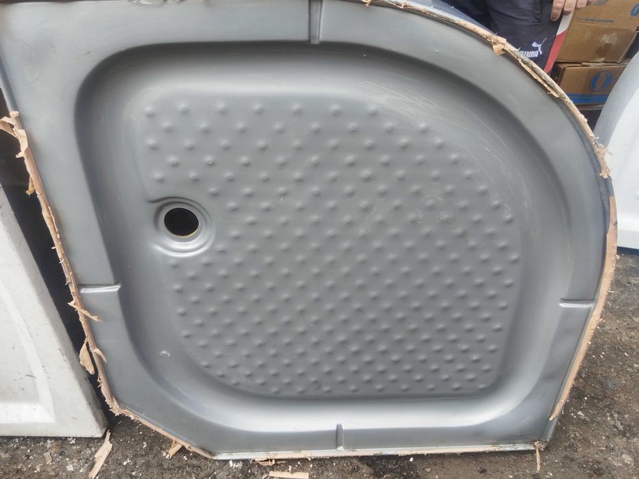 Душевой поддон 100*100