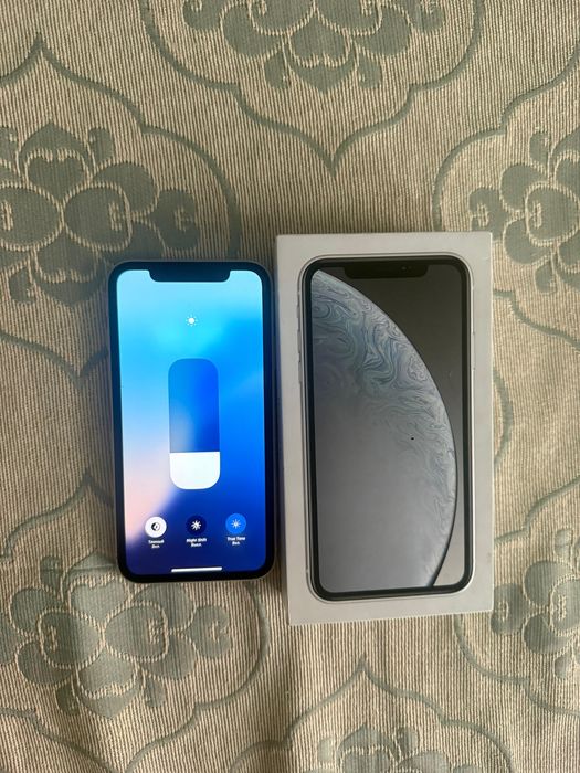 Айфон хр ……………..