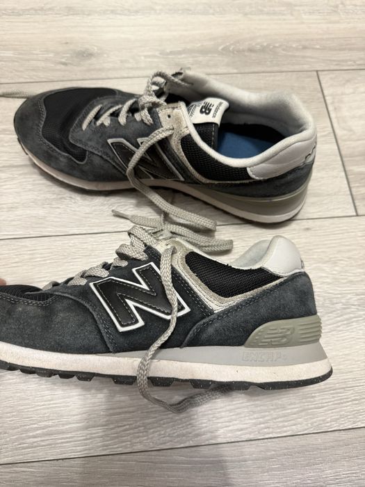 Ветровка Ellese, чанта Napapijri, обувки New Balance 574