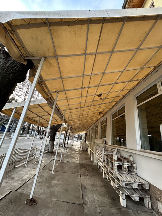 Тента платнище с метална конструкция