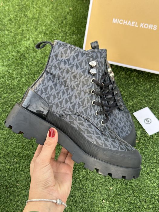 Утепленные ботинки Michael Kors