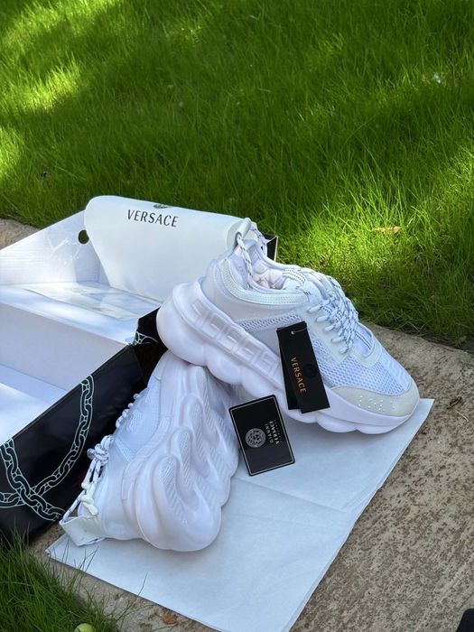 Versace chain reaction